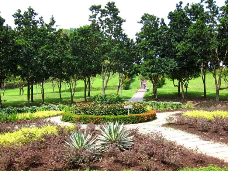 Recovered: 04/Clementi-Woods-Park-750x563.jpg