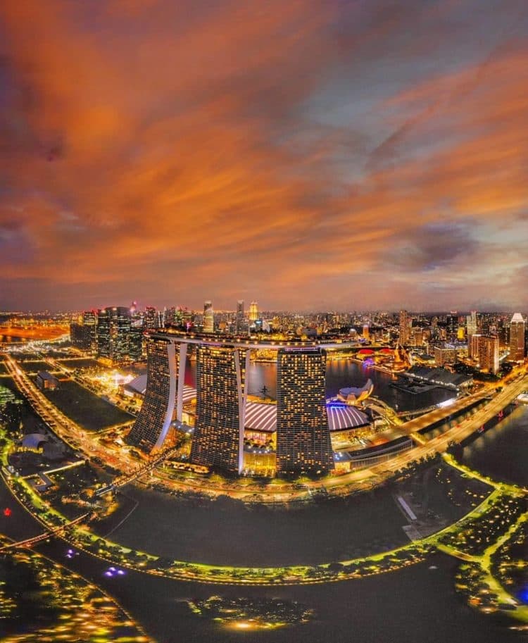 Recovered: 05/Marina-Bay-Sands-mall-750x913.jpg