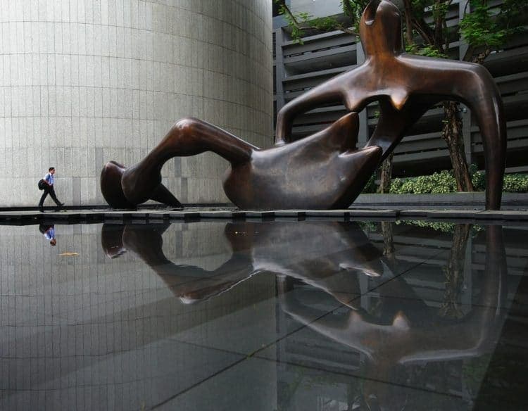 Recovered: 02/Public-Art-in-Singapore-Large-Reclining-Figure-750x584.jpg