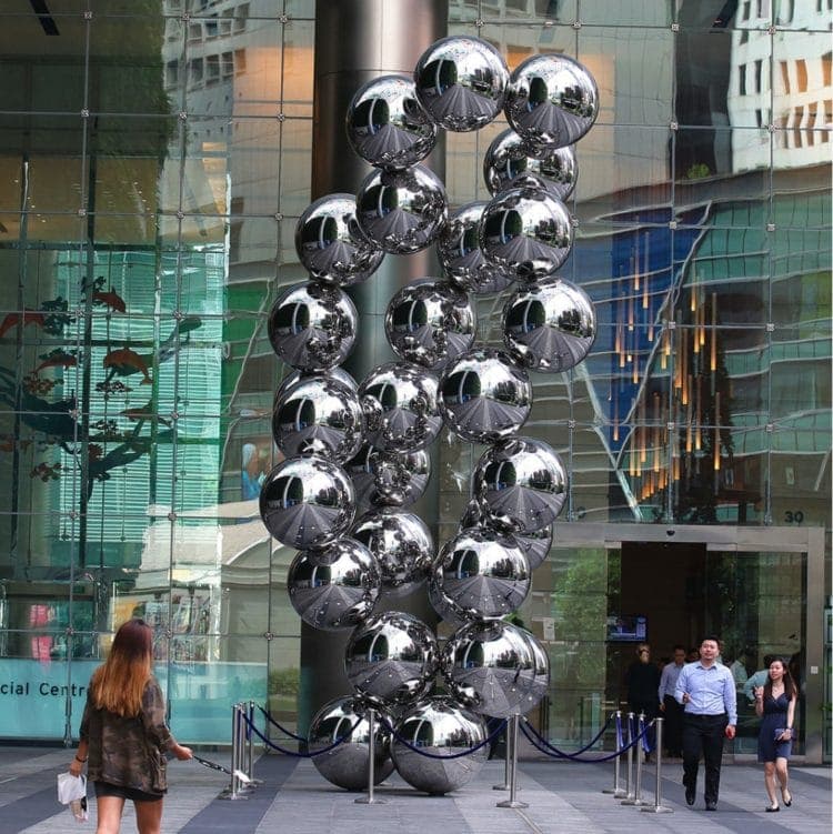 Recovered: 02/Public-Art-in-Singapore-Tall-Tree-In-The-Eye-750x751.jpg