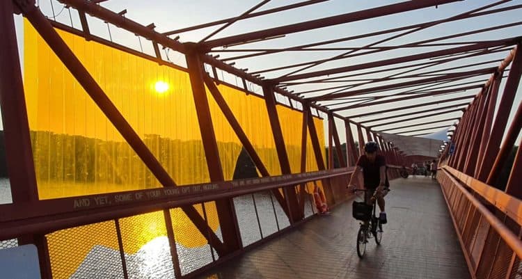 Recovered: 02/Public-Art-in-Singapore-Yellow-750x401.jpg