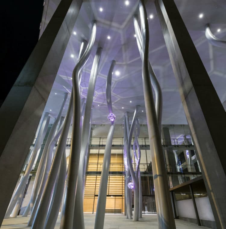 Recovered: 02/Public-Art-in-Singapore-above-below-750x760.jpg