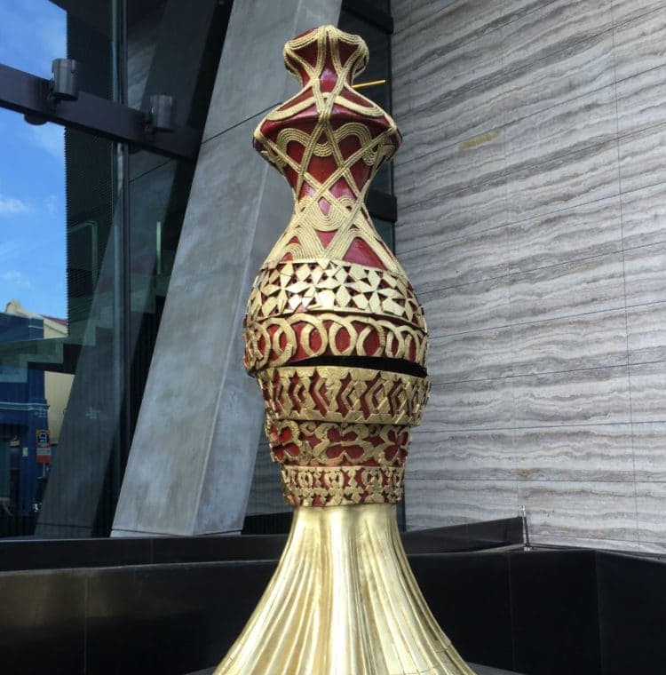 Recovered: 02/Public-Art-in-Singapore-melting-pot-750x760.jpg