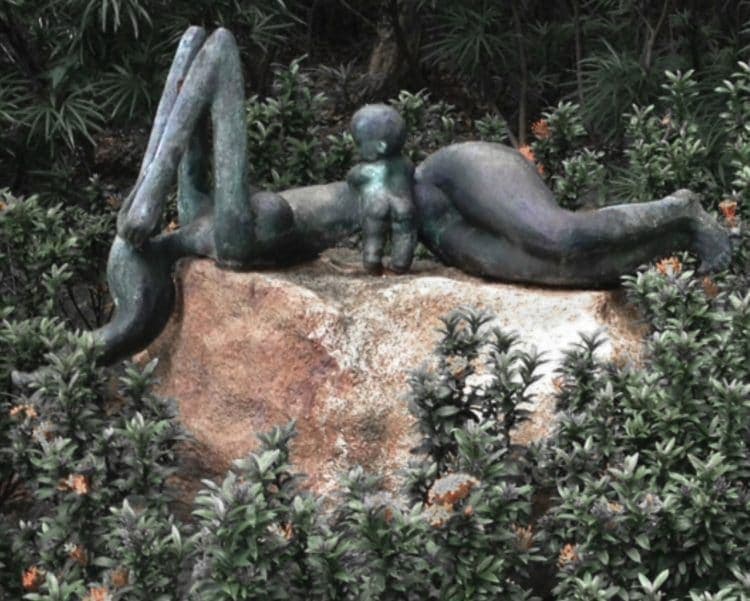 Recovered: 02/Public-Art-in-Singapore-mother-and-child-750x601.jpg