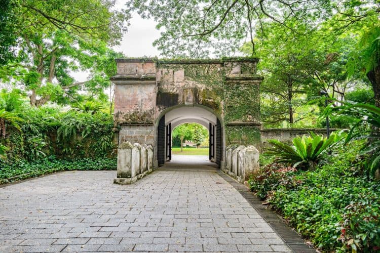 Recovered: 02/Hiking-Trails-in-Singapore-Singapore-Fort-Canning-Park-750x500.jpg